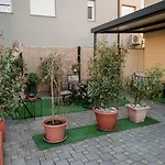 Bed & Breakfast Holy Miracle 4*