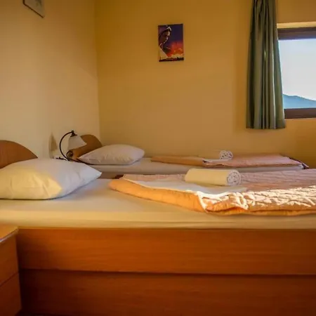 Holy Miracle Oda ve Kahvaltı 4*