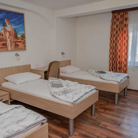 Couette-café Holy Miracle