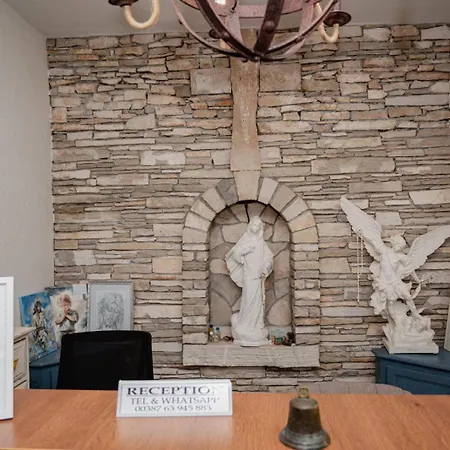 Holy Miracle Couette-café 4*