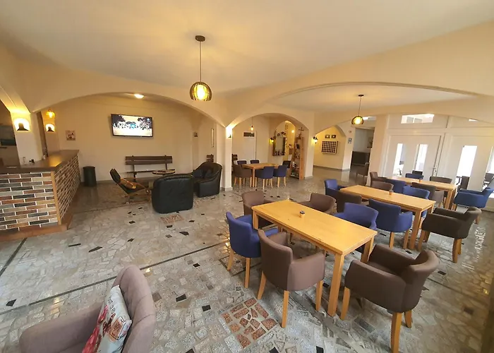 Holy Miracle Couette-café