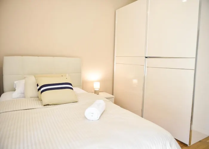 Couette-café Holy Miracle