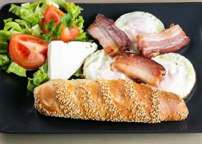 Holy Miracle Couette-café 4*